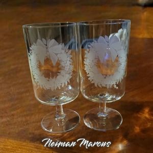 2 Vtg Neiman-Marcus Etched Wreath Crystal Water Wine Footed Pedestal Goblets